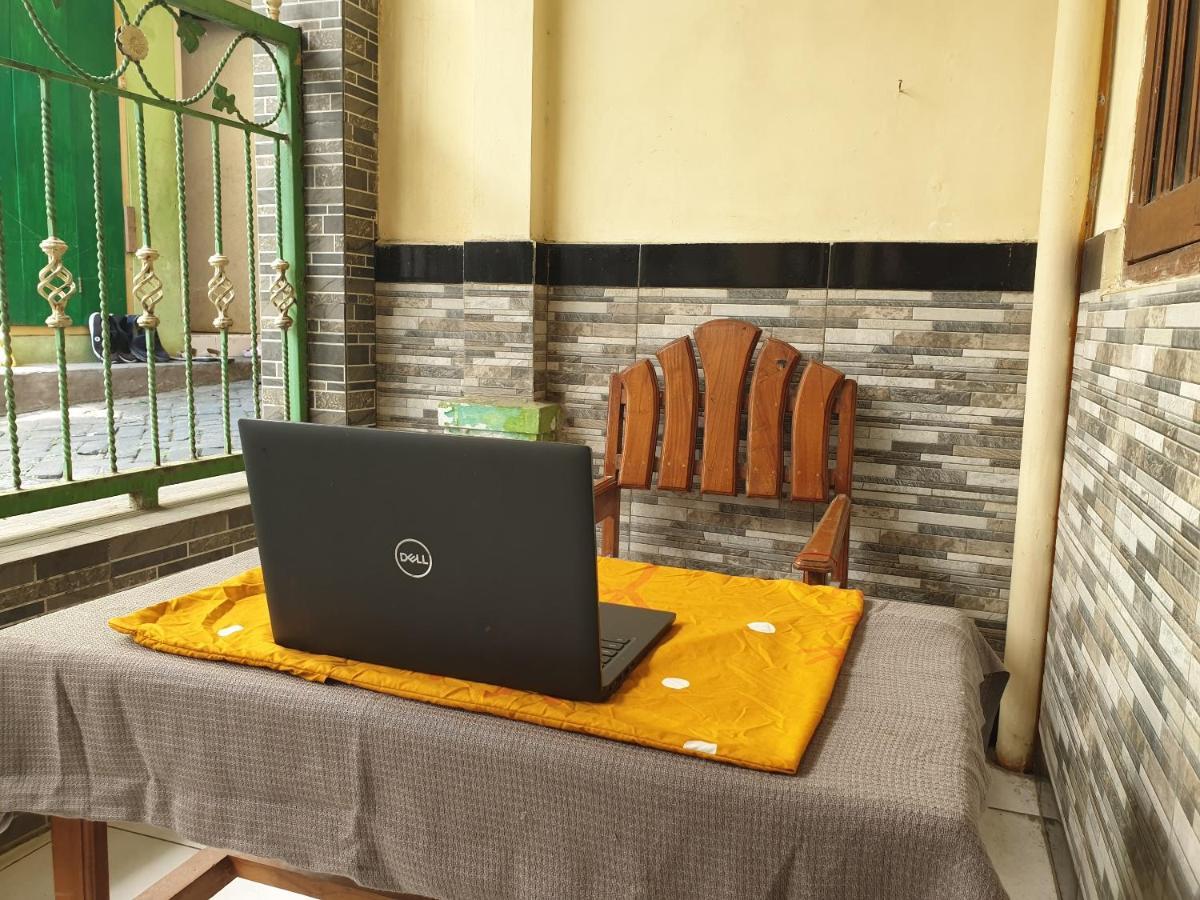 Hotel Oyo Life 92620 Syfa Kost 2*