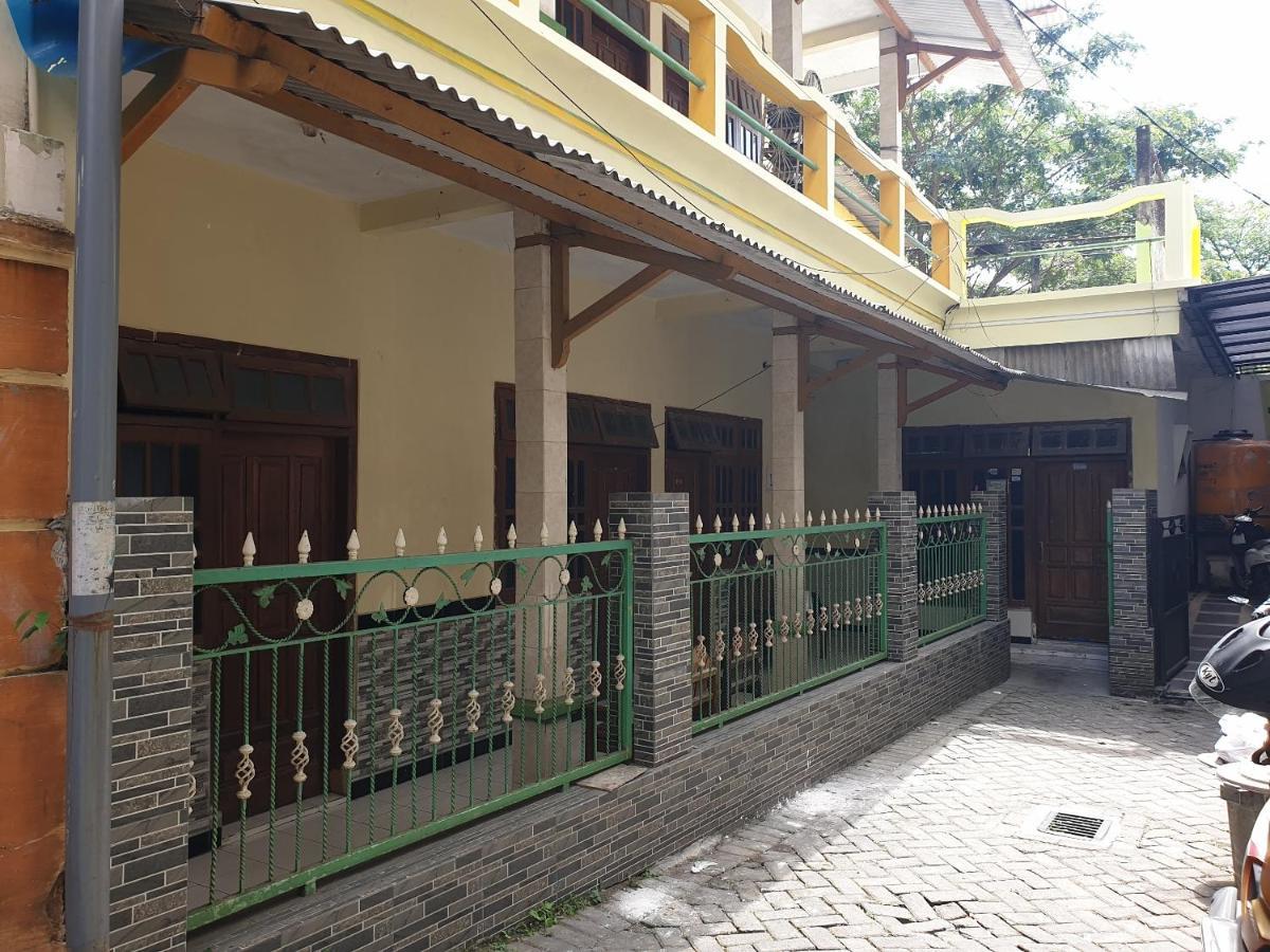 Hotel Oyo Life 92620 Syfa Kost 2*