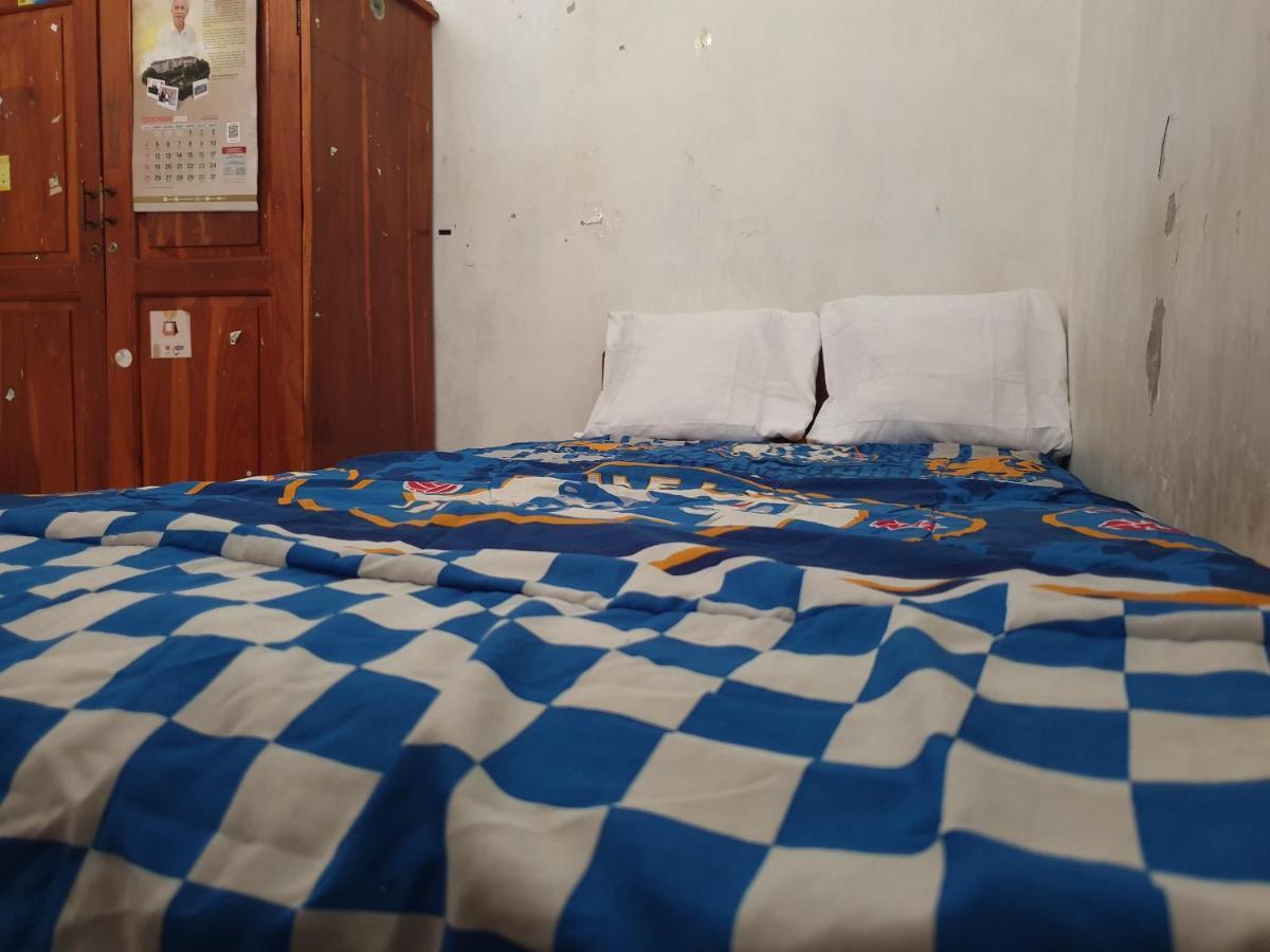 Oyo Life 92620 Syfa Kost Hotel 2*