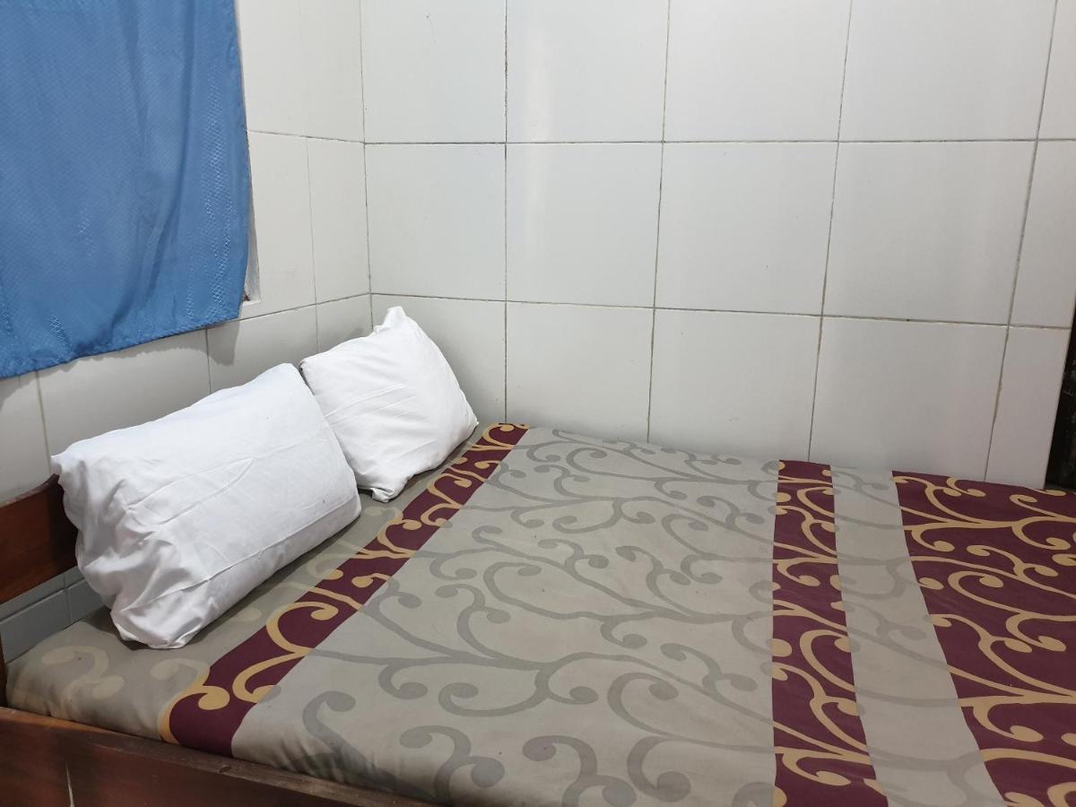 Oyo Life 92620 Syfa Kost Malang