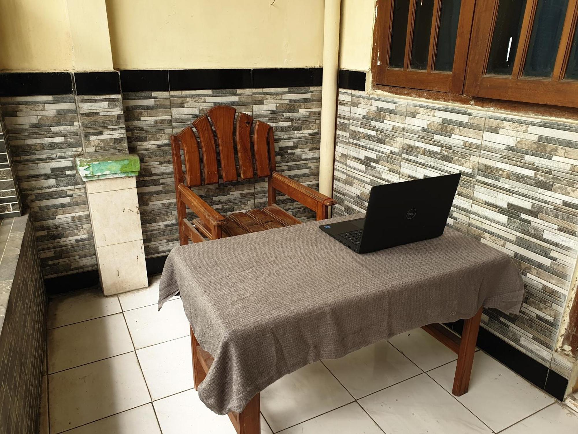 Oyo Life 92620 Syfa Kost Malang