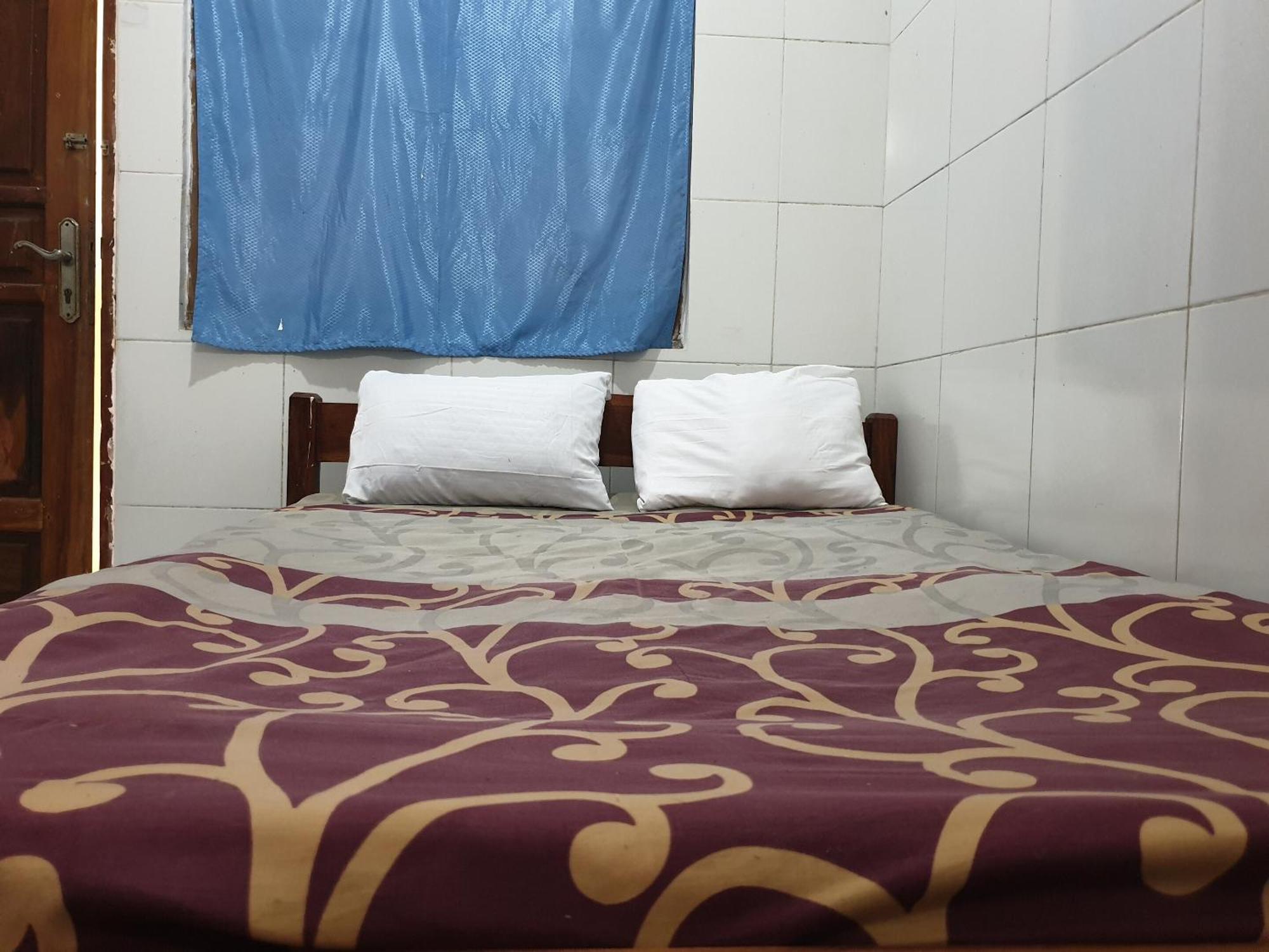 Oyo Life 92620 Syfa Kost Hotel
